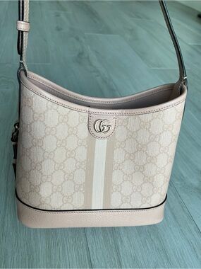 Gucci Ophidia Shoulder Bag in Pink